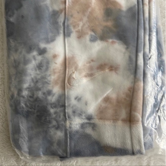 (NWT) Nike Loose Fit Tie Dye Cuffed Sweatpants in Slate Blue, Medium - Picture 12 of 16